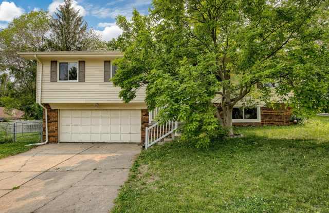 Adorable home in Heart of Papillion photos photos
