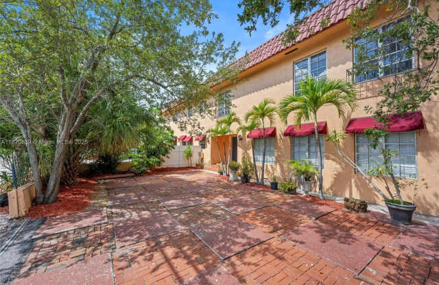 1545 Miami Rd photos photos
