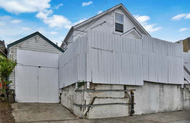 Three Bedroom House in Visitacion Valley photos photos