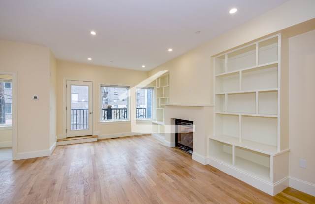 Fantastic Brighton townhouse avail for September 5th Gallery 3
