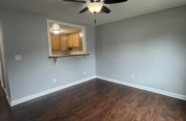 8 KAYAK Court Gallery 3