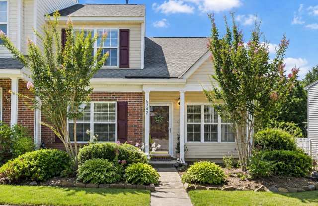 THE BACKYARD, 3BR Townhome + Loft + Location! photos photos