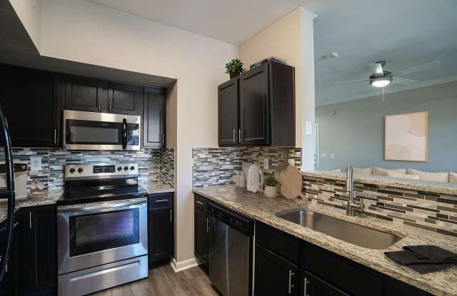 Oxmoor Apartment Homes Gallery 2