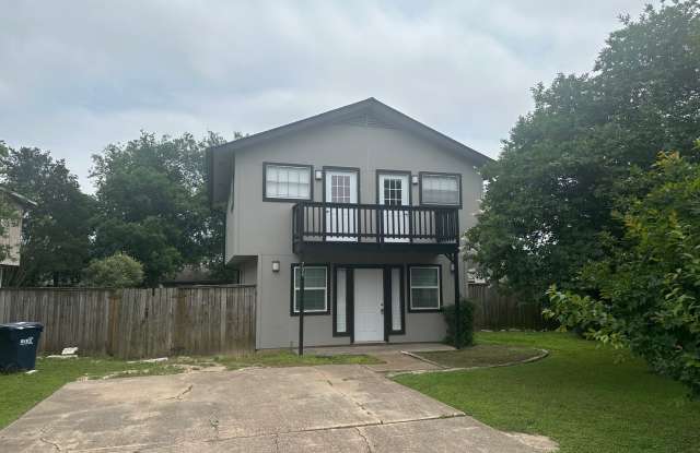 3/1.5 House with HUGE backyard available in February! photos photos 3/1.5 House with HUGE backyard available in February! photos photos
