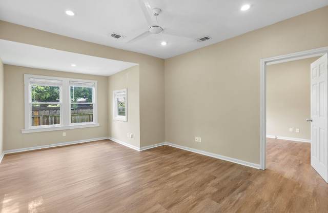 333 W Hutchison - Live, Work, Play! Gallery 3