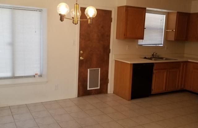 2Bdrm 2BA 2CG 1,151 Sqft Gallery 4