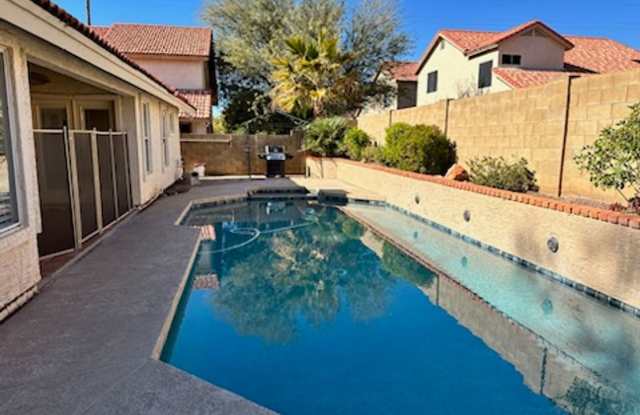 ***Now available*** Bed 2 Bath with SPARKLING POOL near 40th St & Chandler Blvd ***Kyrene Schools*** Gallery 4