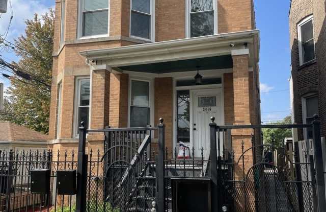 2416 N Springfield Avenue unit: 2 photos photos