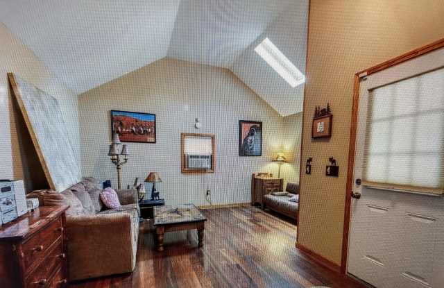 3226 Lakeshore Drive Gallery 2