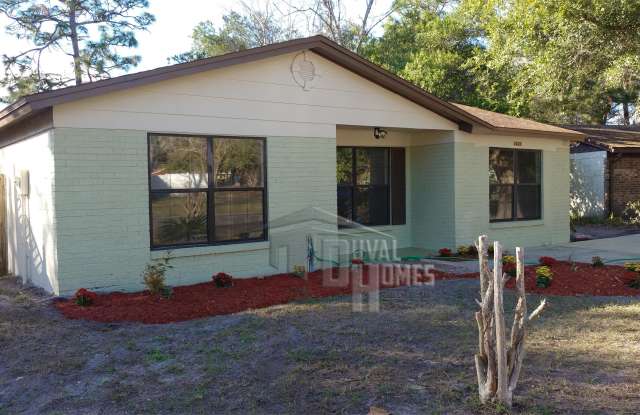 2620 Kenwood Dr W photos photos