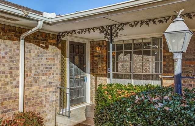 7605 Meadow Oaks Drive Gallery 3