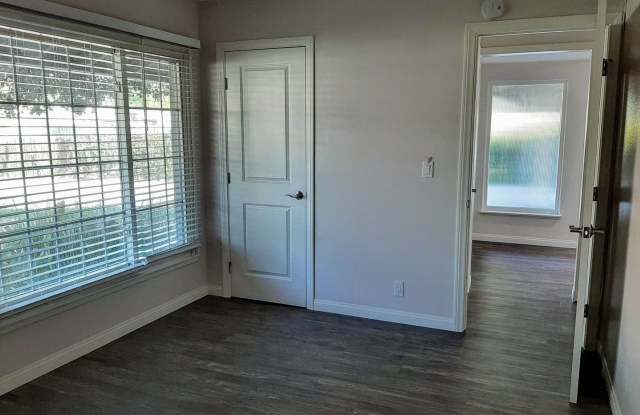 2500 Crooked Creek Dr Gallery 4