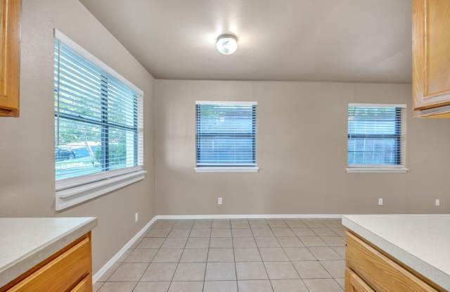 5725 Alsace Trail Gallery 4