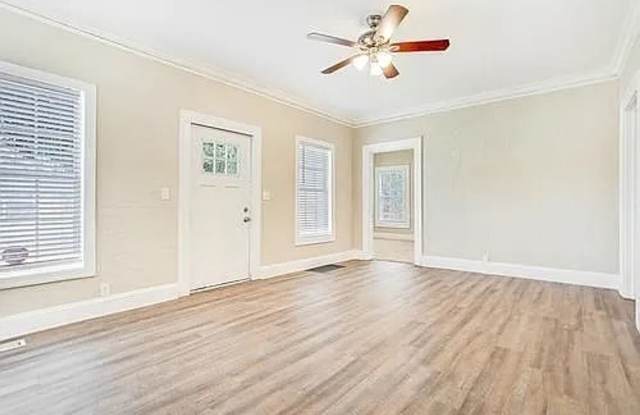 Room in 4 Bedroom Home at Hutchens Rd SE photos photos