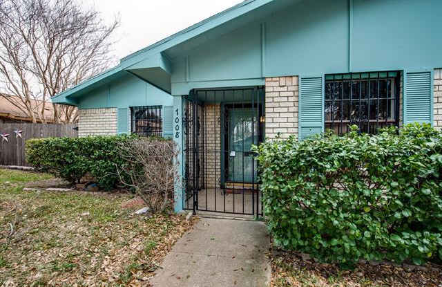 7008 Nandina Drive Gallery 2
