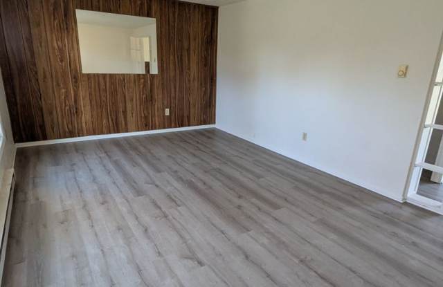 Lovely Townhome Gallery 4