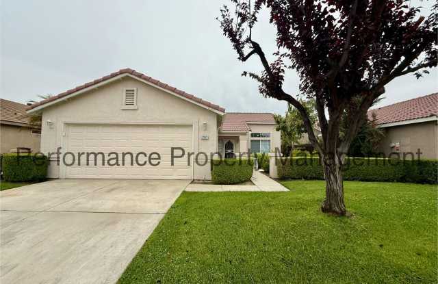 Cute 3 Bed/2 Bath SW Bakersfield Home w/ RBP & $0 Deposit Option photos photos