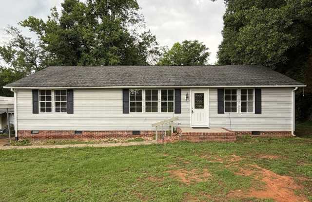 3 Bed/2 Bath Home on large lot photos photos
