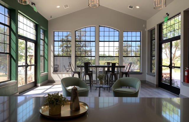 2803 Riverside Gallery 2