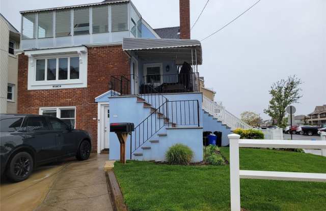 61 Roosevelt Blvd photos photos