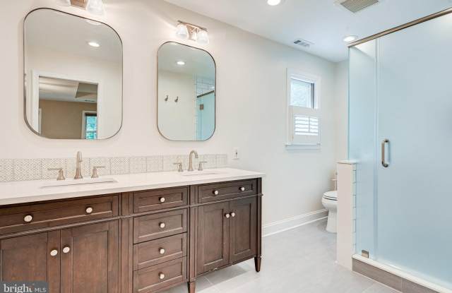 12127 HOLLY KNOLL Circle - 12127 Holly Knoll Circle, Great Falls, VA 22066