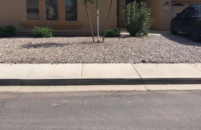 2619 E Hazeltine Way Gallery 2