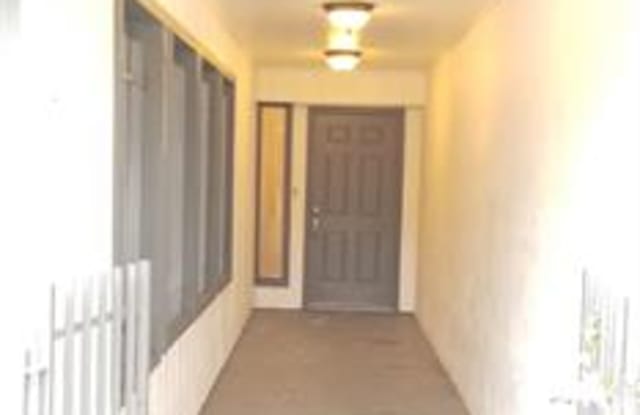 2128 Fleur De Lis Court Gallery 2