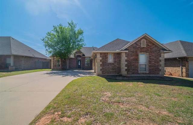 Spacious 4BR House in Moore - 1105 Kelsi Drive, Moore, OK 73160