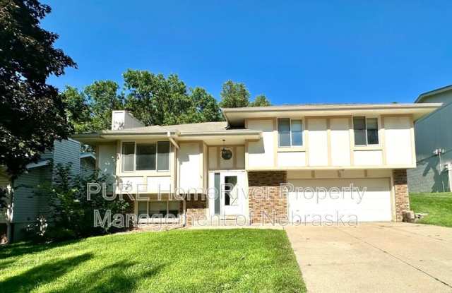 6723 Woodbine Cir Gallery 2