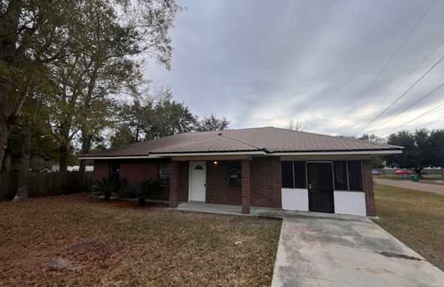 Waveland 3 Bedroom - 511 Morris Street, Waveland, MS 39576