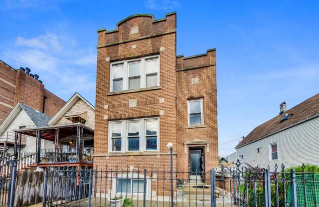 2436 W Diversey Gallery 1