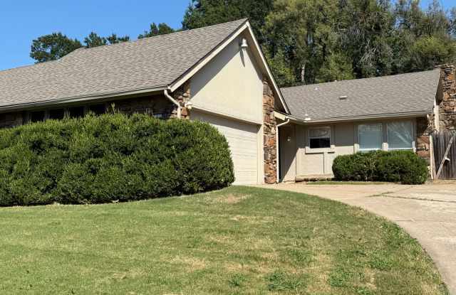Vaulted Ceilings, Large Great Room! 3 bedroom, 2 Bath photos photos