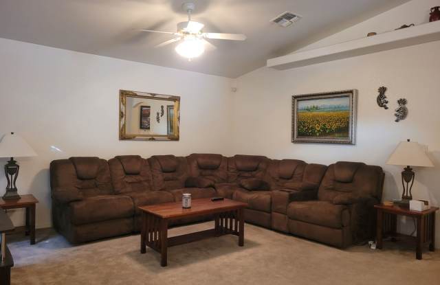 Charming 3-Bedroom Home with Spacious Yard in Rio Lomas Gallery 3