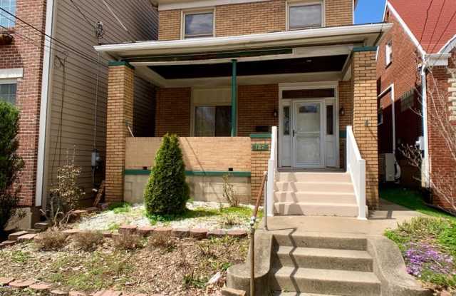 3 Bed / 3 Bath Mount Washington Home | Garage | Steps from Grandview Ave. November 1st Gallery 1