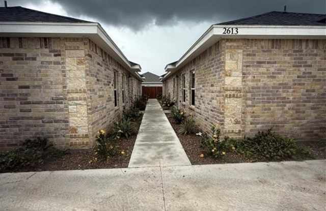 2613 E Israel Avenue Gallery 2