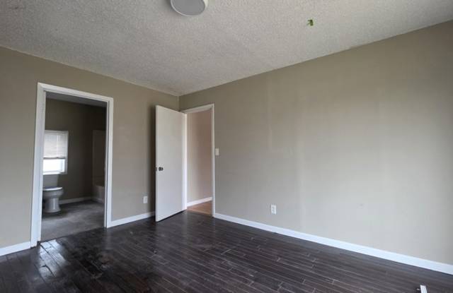 136 Mayflower Road photos photos