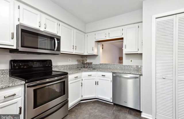 9525 CLOCKTOWER Lane Gallery 4