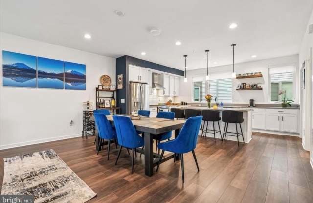 3007 SUNRISE WALK Gallery 3