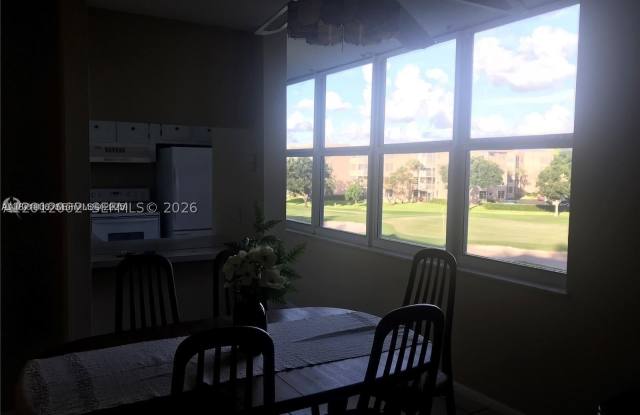 9470 Live Oak Pl Gallery 3