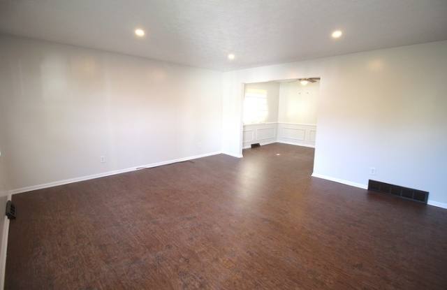 4848 Winterset Drive Gallery 4