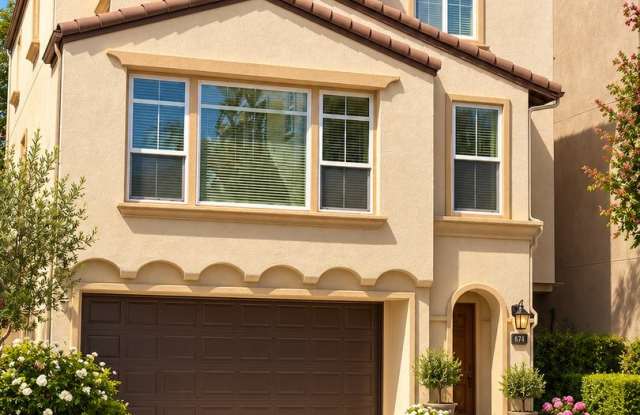 Spacious Detached Home in the Desirable Gated Breakers Community photos photos