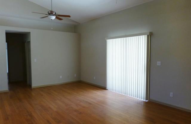 4032 White Pine Ln Gallery 3