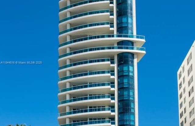 5025 Collins Ave photos photos