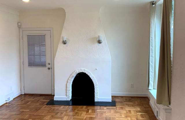 4890 TOWNE PARK ROAD Gallery 4