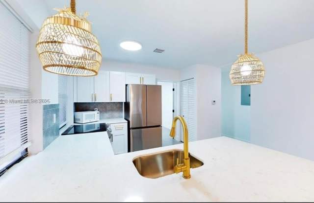 2529 NE 181st St photos photos