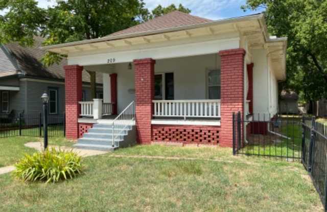 209 S Glenn St - 209 South Glenn Street, Wichita, KS 67213