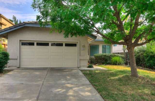 Cute As A Bug (Folsom) 3/2! Don't miss this one! Please read ad for viewings! photos photos