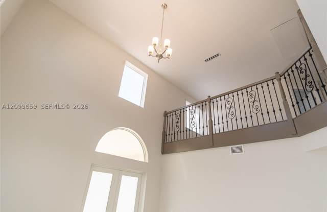 15482 SW 137th Pl Gallery 4