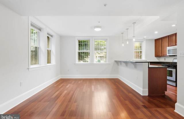 1465 COLUMBIA Road NW Gallery 4