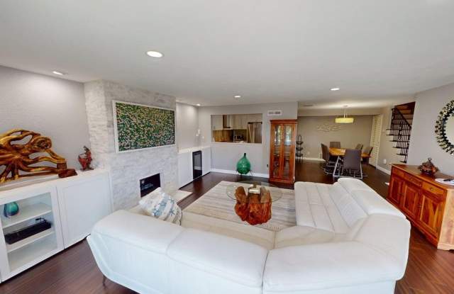 Stunning Bayfront 2/2.5 Condo in Montego Court photos photos